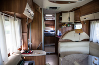 Le Voyageur LVX 1158 / Détails de l'habitacle en configuration réelle. Rien n'est rangé mais la vaisselle est faite...