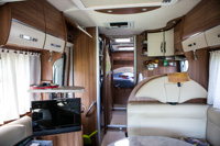 Le Voyageur LVX 1158 / Détails de l'habitacle en configuration réelle. Rien n'est rangé mais la vaisselle est faite...